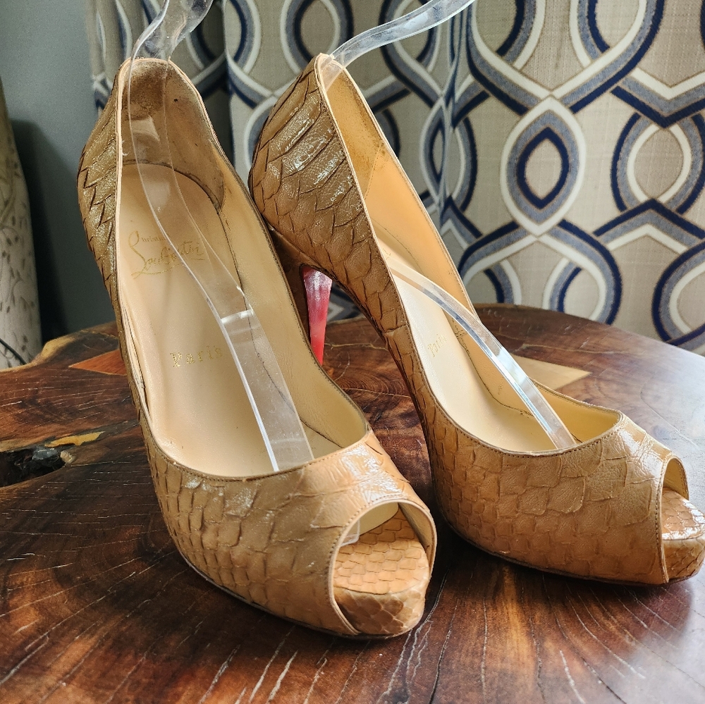 Christian Louboutin Python Snake Beige Peeptoe 37